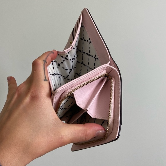 Kate spade pastel pink bifold wallet - Picture 2 of 3